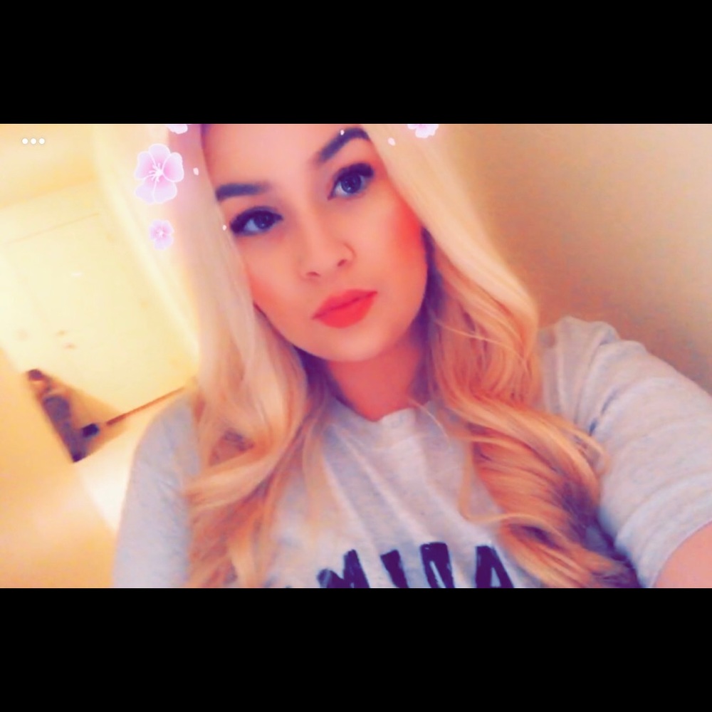 Meet your Posher, Kayce